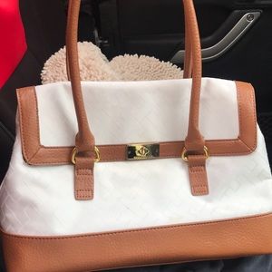 White Tommy Hilfiger Purse (Great Condition)